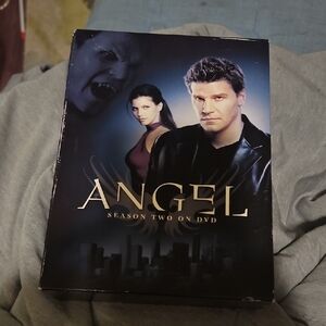 🌟3/$25🌟 Angel Season Two on DVD